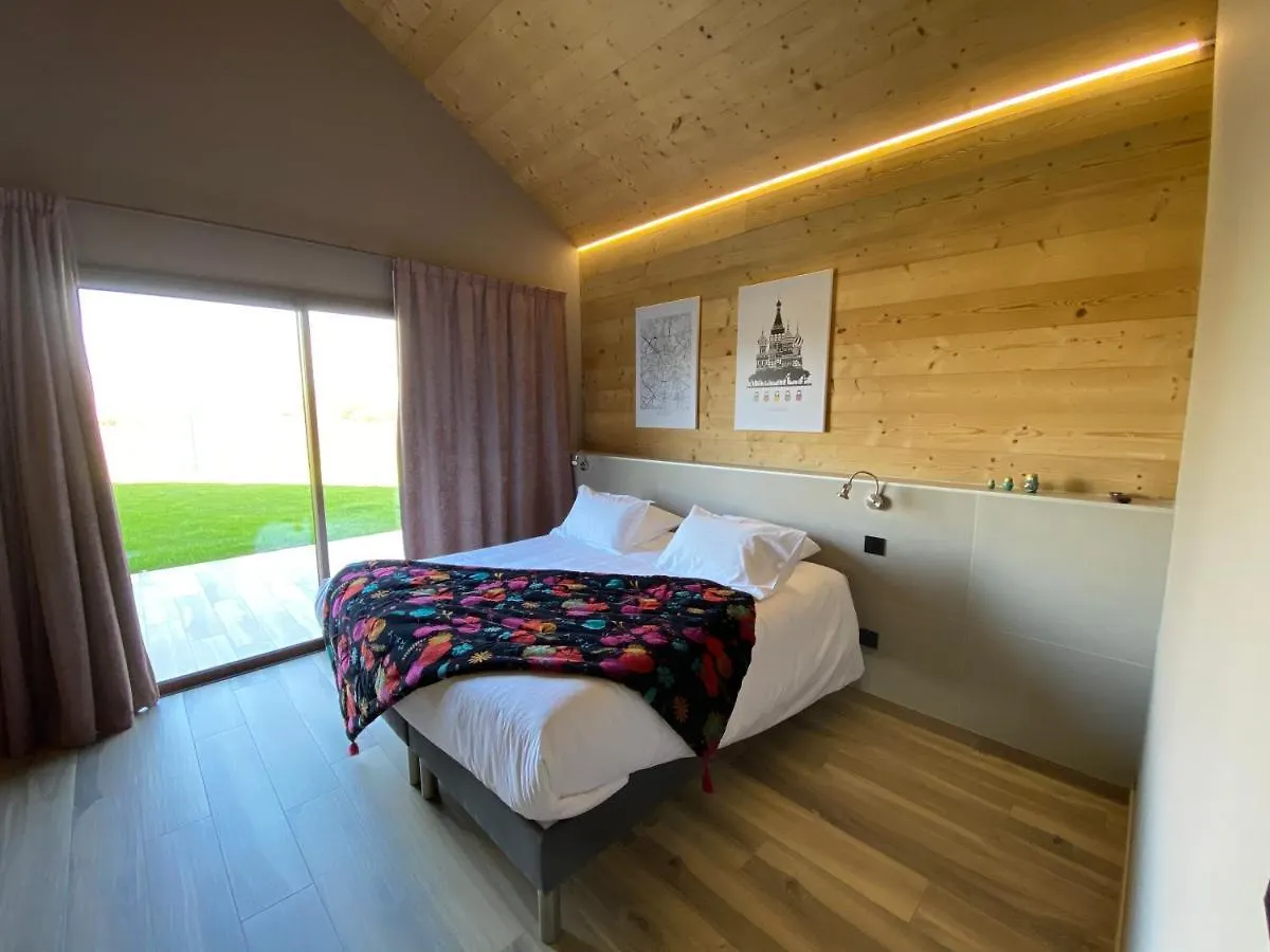 World Hotel Saint-Vulbas